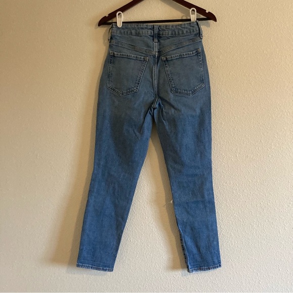 Old Navy Women's High-Waisted OG Straight Ripped Jeans Size 2 - Picture 8 of 15